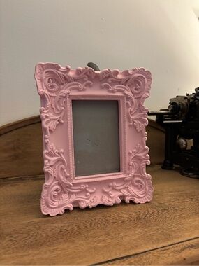 Sixtrees Ornate Pink Decorative Photo Frame 4 x 6 Photo